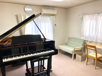 うみピアノ教室(三ツ沢教室)